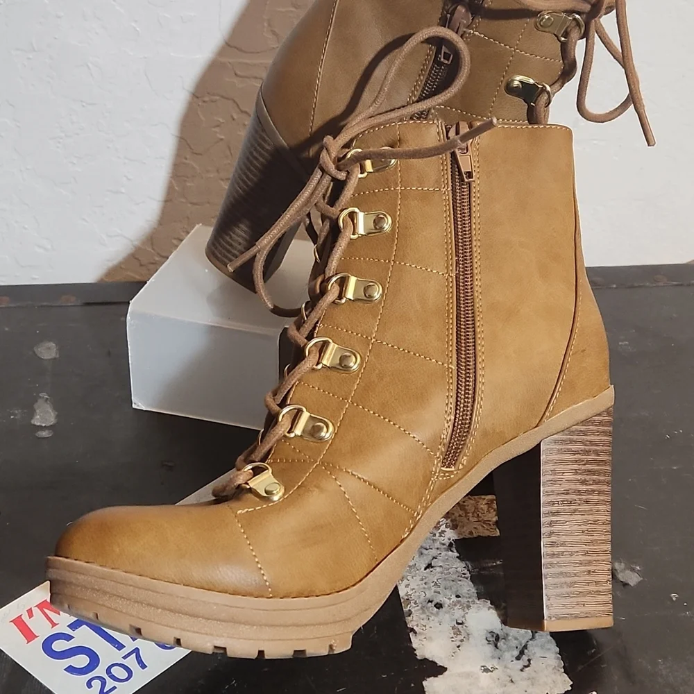 GBG GUESS 7.5M High Side Zip Lace Up Heel Boot